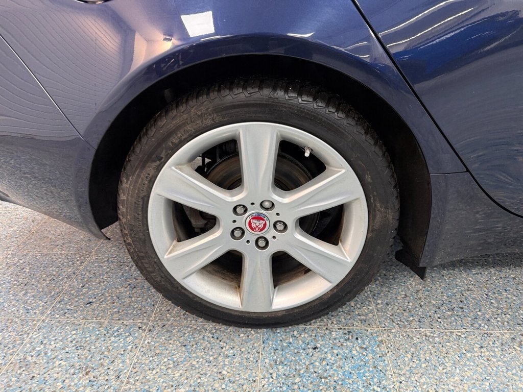 Used Jaguar XE 2018 for sale - 77153514: Photo 3