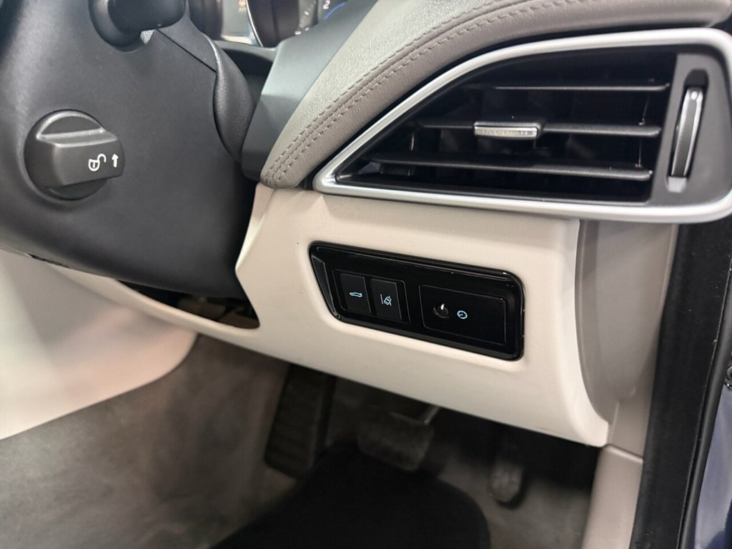 Used Jaguar XE 2018 for sale - 77153514: Photo 31