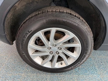 Used Land Rover Discovery Sport 2017 for sale - 76776573: Photo