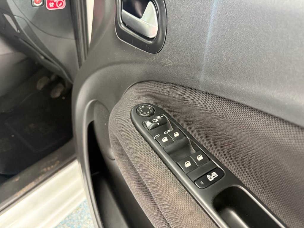 Used Citroen C3 Picasso 2016 for sale - 76776570: Photo 27