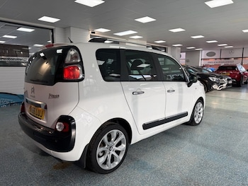 Used Citroen C3 Picasso 2016 for sale - 76776570: Photo