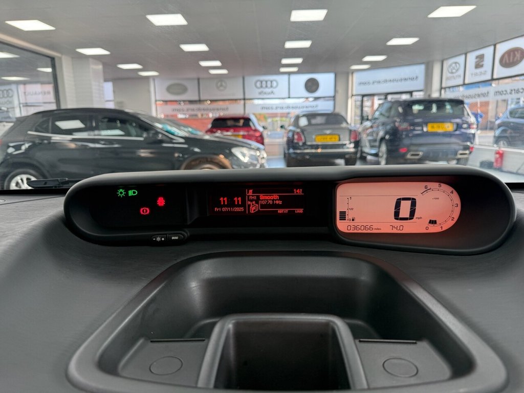 Used Citroen C3 Picasso 2016 for sale - 76776570: Photo 30