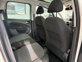 Used Citroen C3 Picasso 2016 for sale - 76776570: Photo