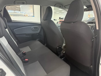 Used Toyota Yaris 2019 for sale - 77084103: Photo