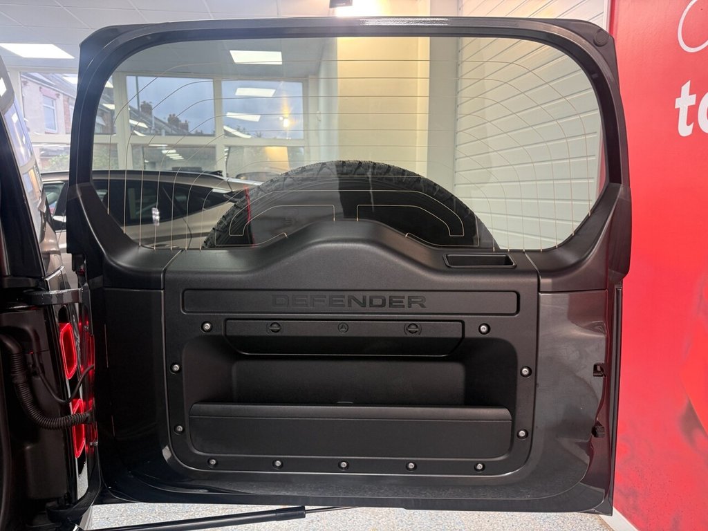 Used Land Rover Defender 2024 for sale - 76776689: Photo 16