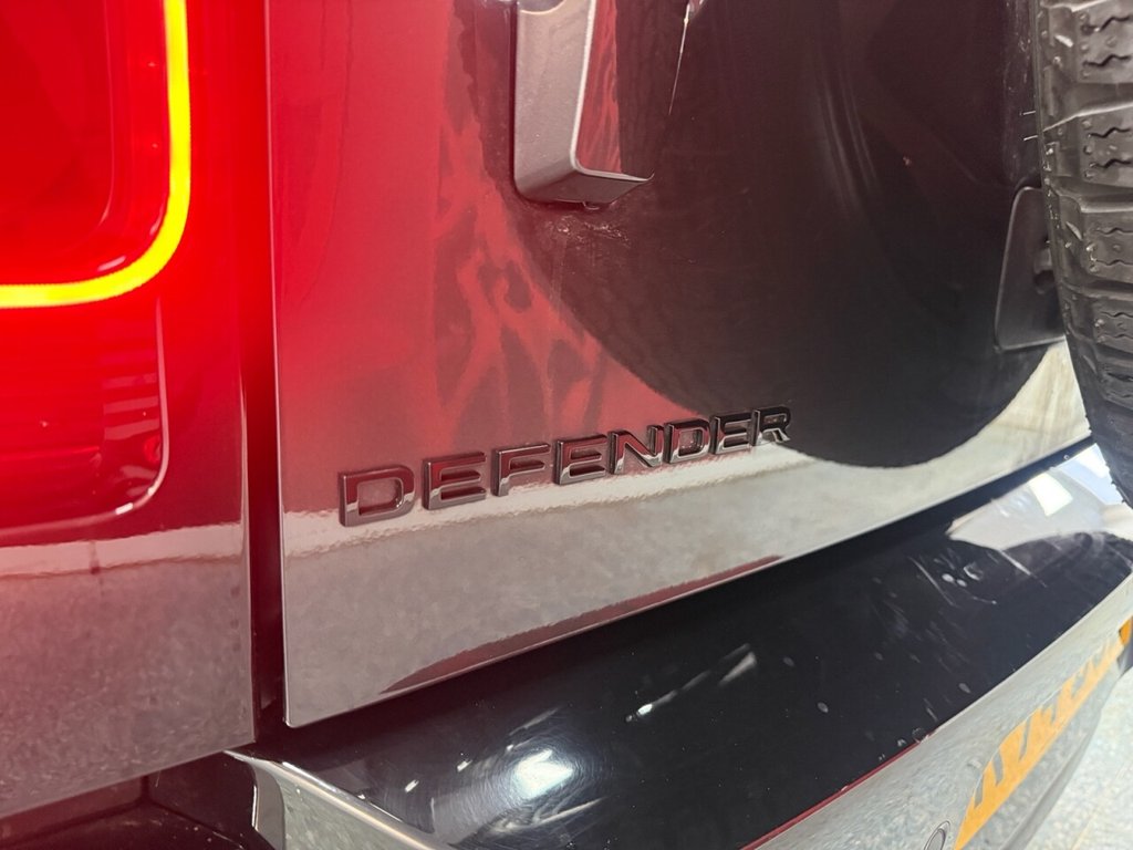 Used Land Rover Defender 2024 for sale - 76776689: Photo 18