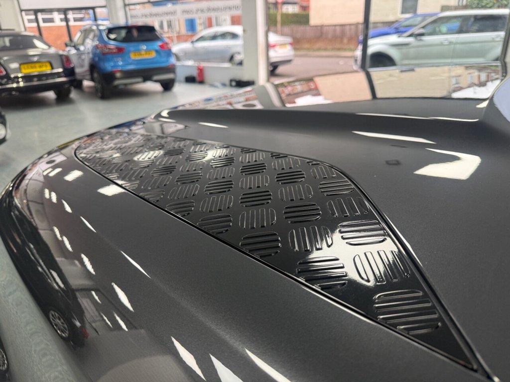 Used Land Rover Defender 2024 for sale - 76776689: Photo 32