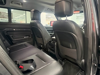 Used Land Rover Defender 2024 for sale - 76776689: Photo