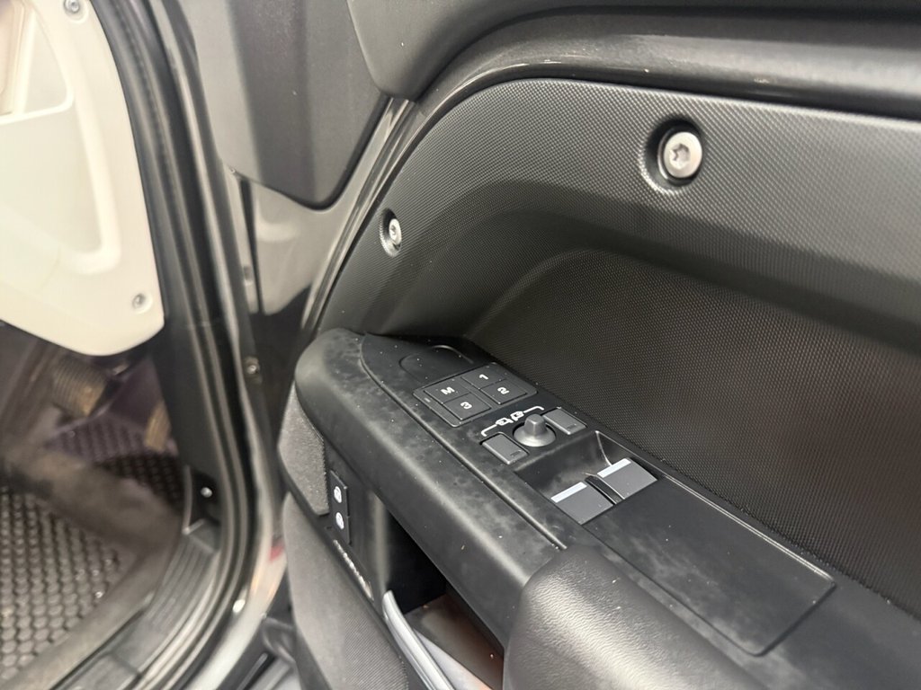 Used Land Rover Defender 2024 for sale - 76776689: Photo 44