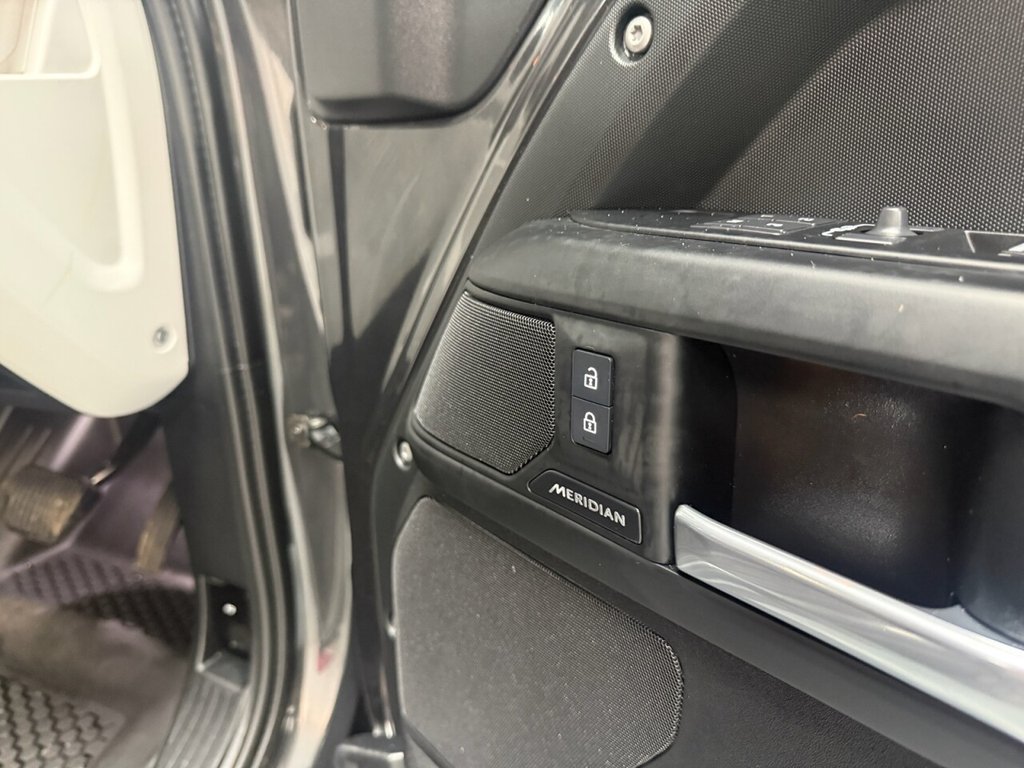 Used Land Rover Defender 2024 for sale - 76776689: Photo 45