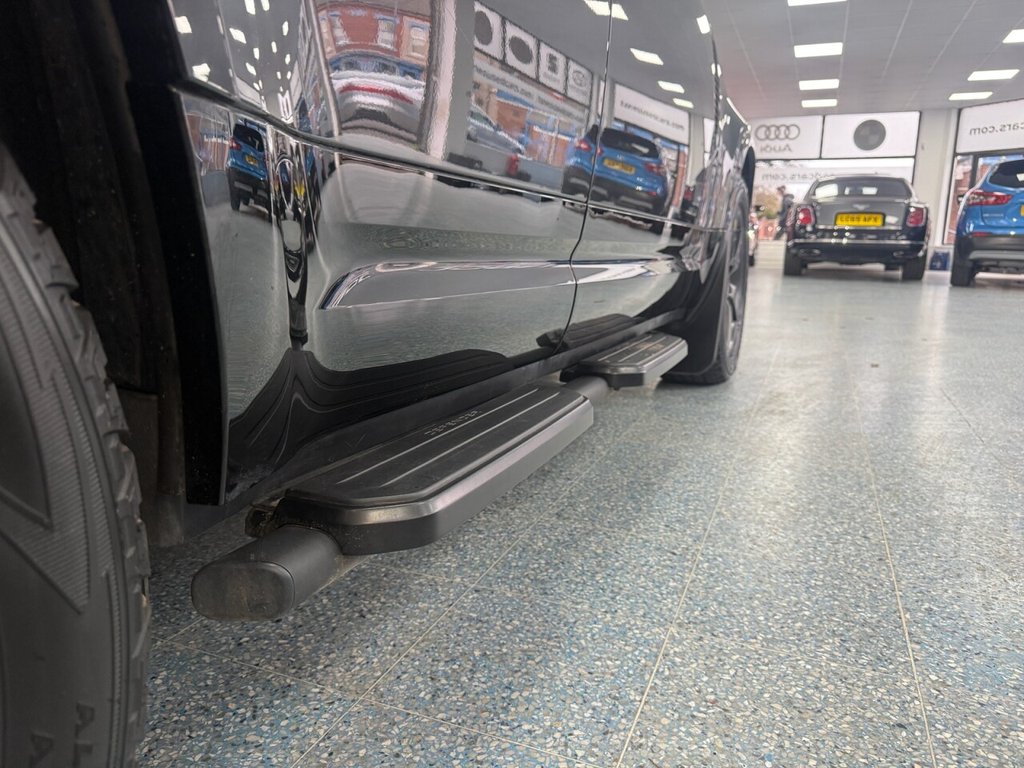 Used Land Rover Defender 2024 for sale - 76776689: Photo 6