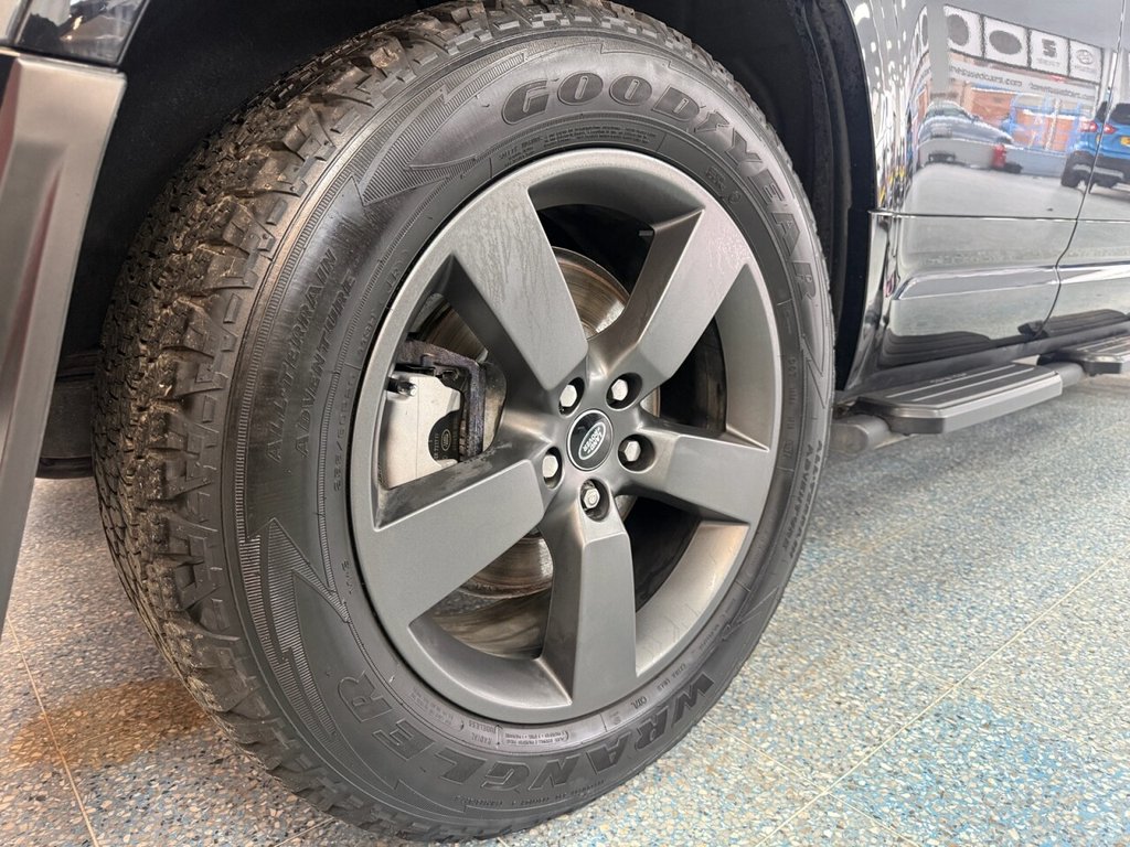 Used Land Rover Defender 2024 for sale - 76776689: Photo 7