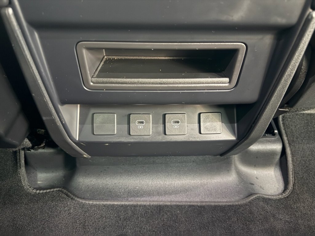 Used Land Rover Defender 2024 for sale - 76776689: Photo 9