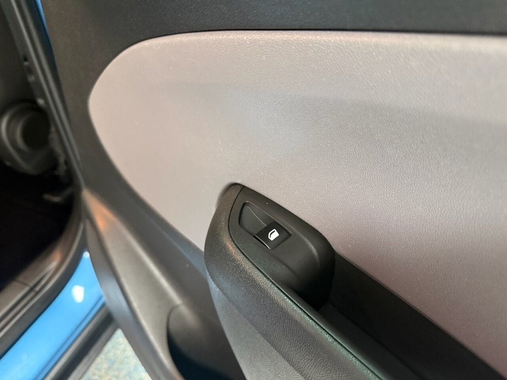 Used Vauxhall Crossland X 2017 for sale - 76776578: Photo 6