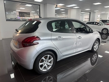 Used Peugeot 208 2018 for sale - 78780610: Photo