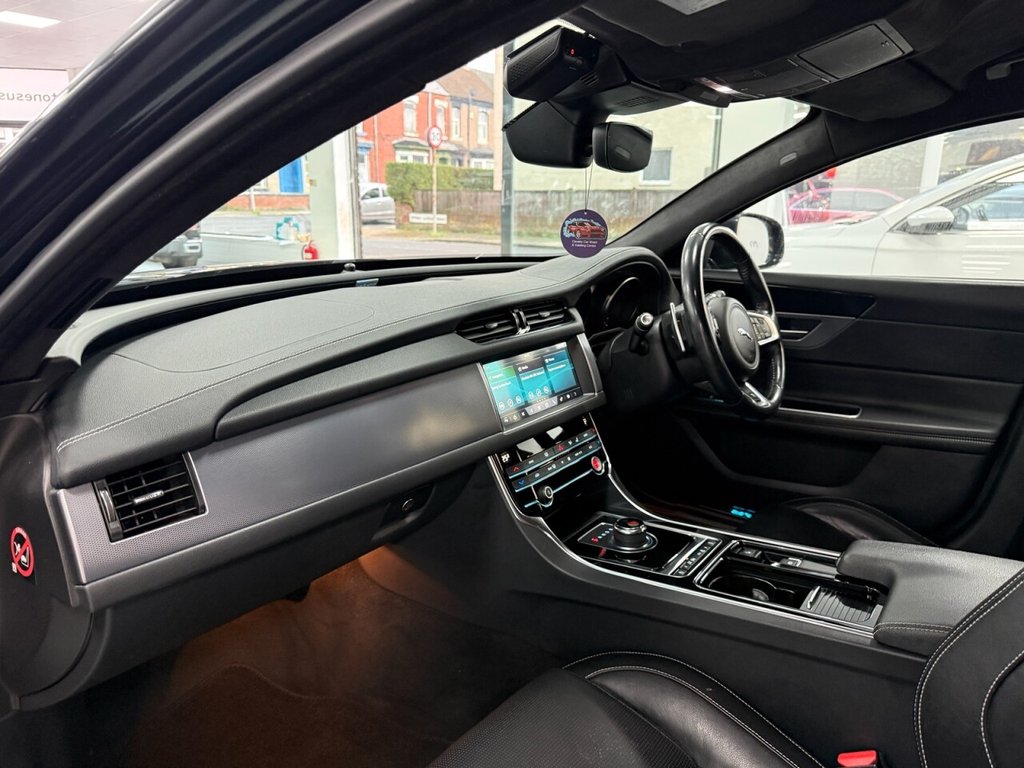 Used Jaguar XF 2019 for sale - 76973613: Photo 13