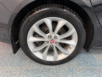 Used Jaguar XF 2019 for sale - 76973613: Photo