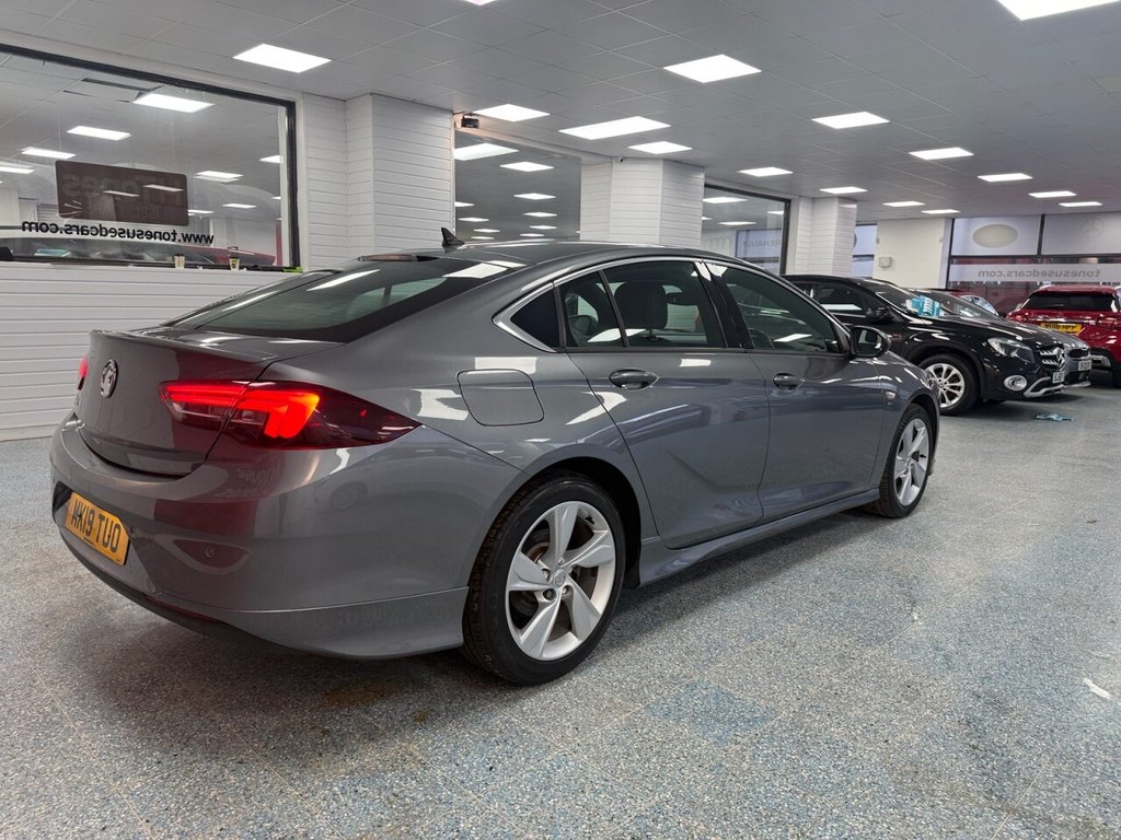 Used Vauxhall Insignia 2019 for sale - 76820686: Photo 2