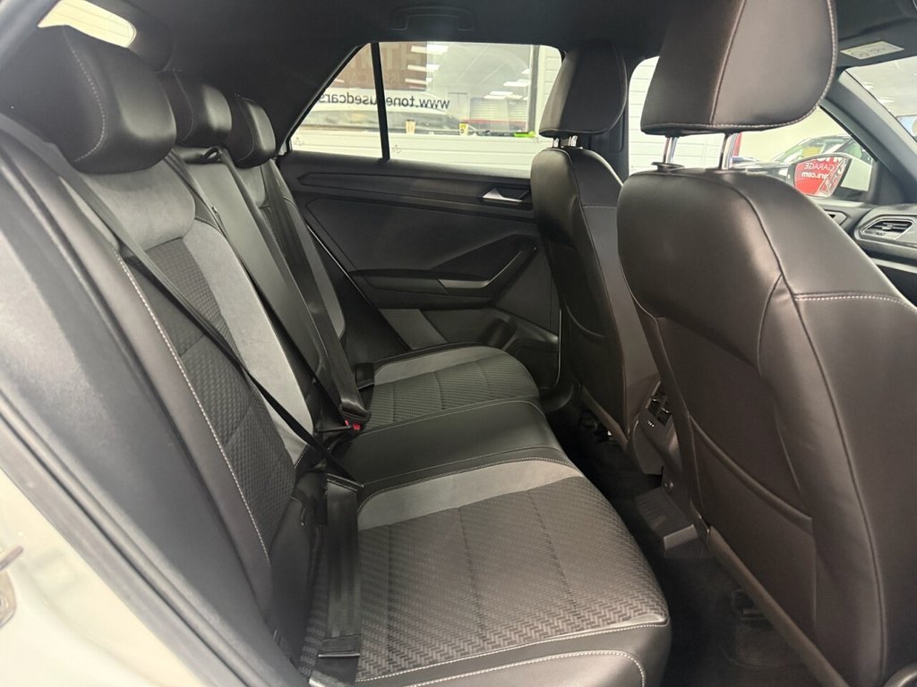 Used Volkswagen T-Roc 2019 for sale - 76820689: Photo 5