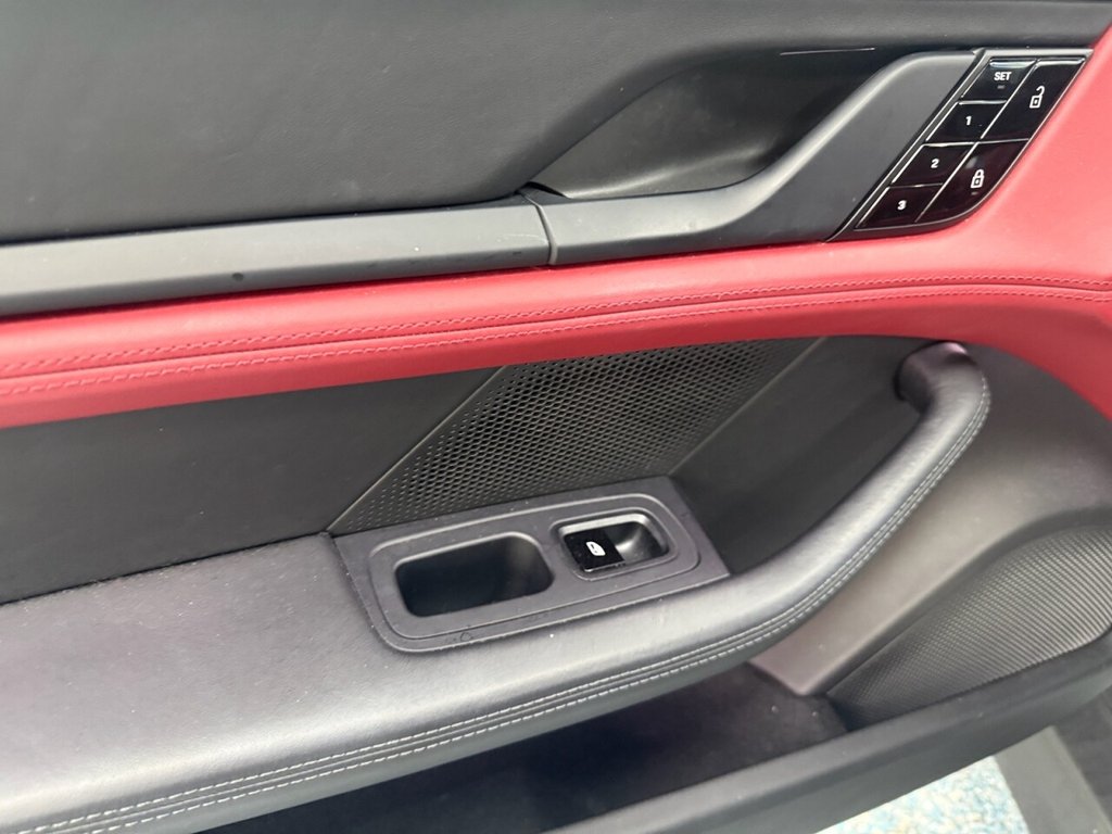 Used Porsche Taycan 2020 for sale - 77212476: Photo 22