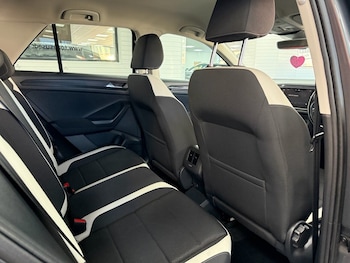 Used Volkswagen T-Roc 2019 for sale - 77937064: Photo