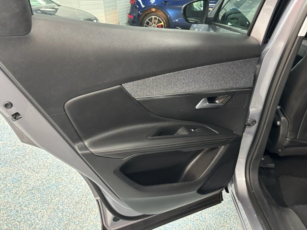 Used Peugeot 3008 2018 for sale - 77302787: Photo 31