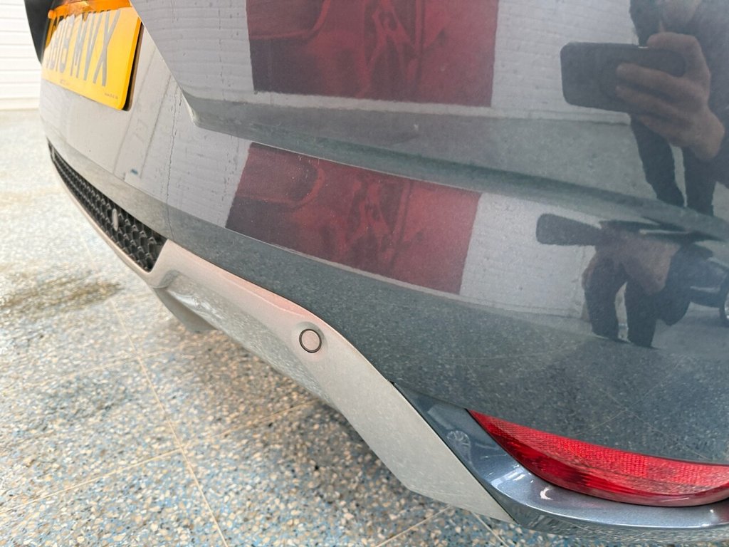 Used Renault Megane 2018 for sale - 76776670: Photo 10