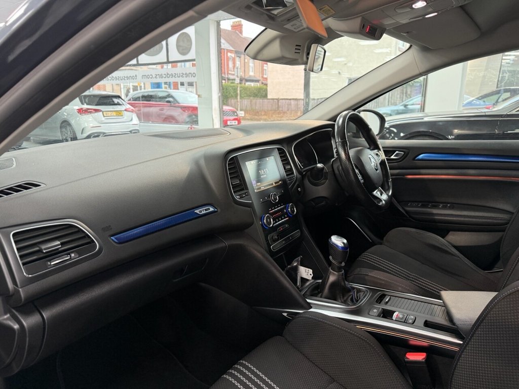 Used Renault Megane 2018 for sale - 76776670: Photo 14