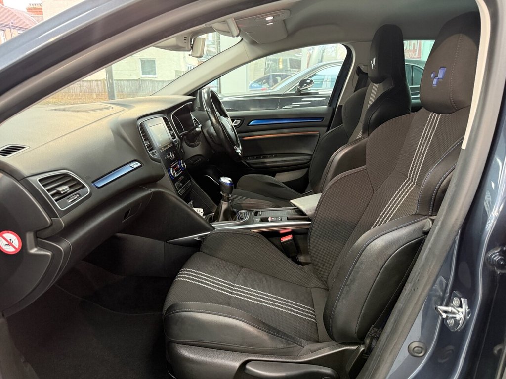 Used Renault Megane 2018 for sale - 76776670: Photo 15