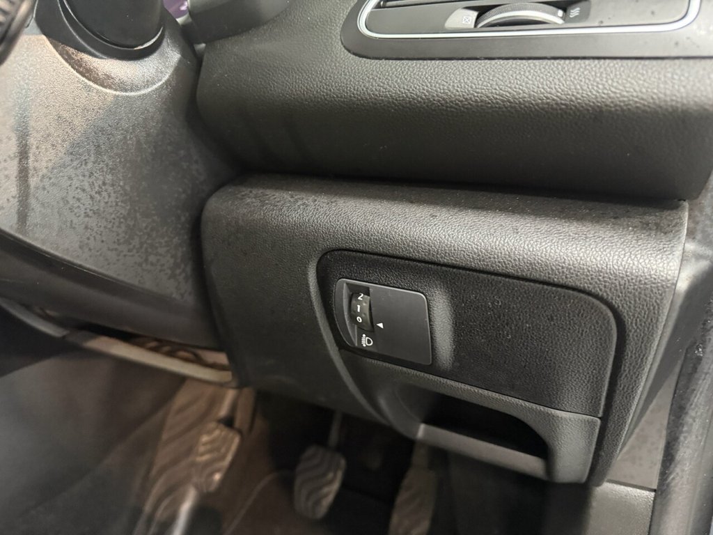 Used Renault Megane 2018 for sale - 76776670: Photo 28