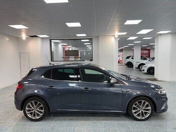 Used Renault Megane 2018 for sale - 76776670: Photo