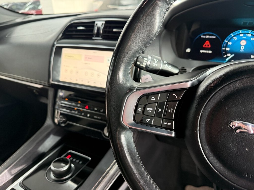 Used Jaguar F-Pace 2018 for sale - 76776621: Photo 36