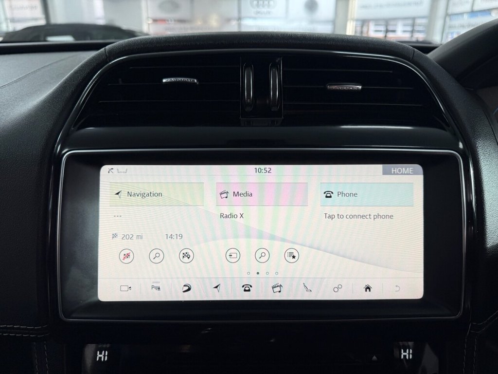 Used Jaguar F-Pace 2018 for sale - 76776621: Photo 39