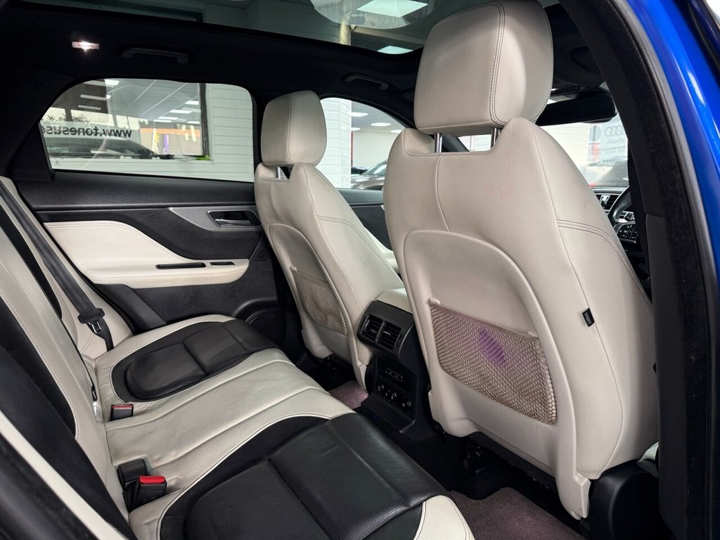 Used Jaguar F-Pace 2018 for sale - 76776621: Photo 4