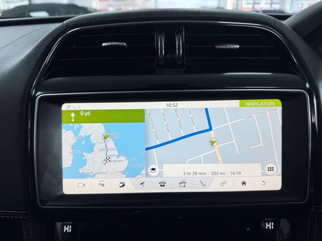 Used Jaguar F-Pace 2018 for sale - 76776621: Photo 40