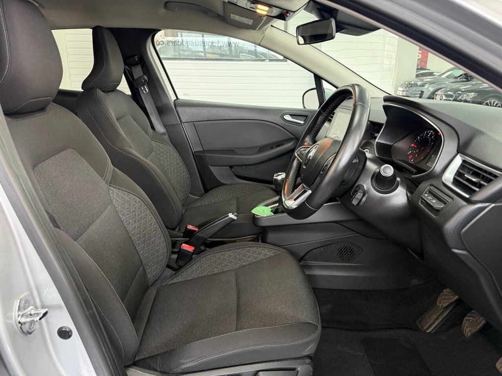 Used Renault Clio 2020 for sale - 77953089: Photo 21