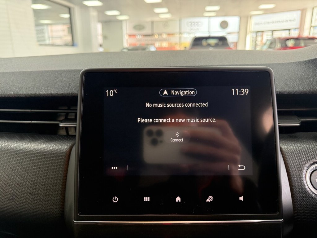 Used Renault Clio 2020 for sale - 77953089: Photo 32