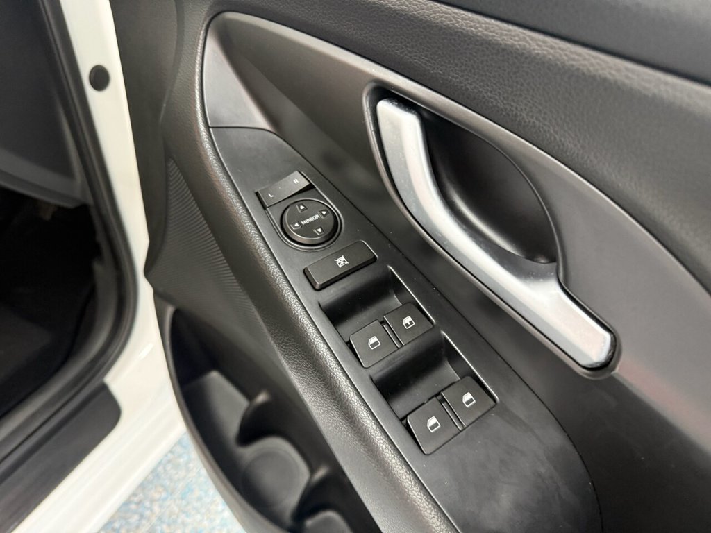 Used Hyundai i30 2017 for sale - 77780224: Photo 23