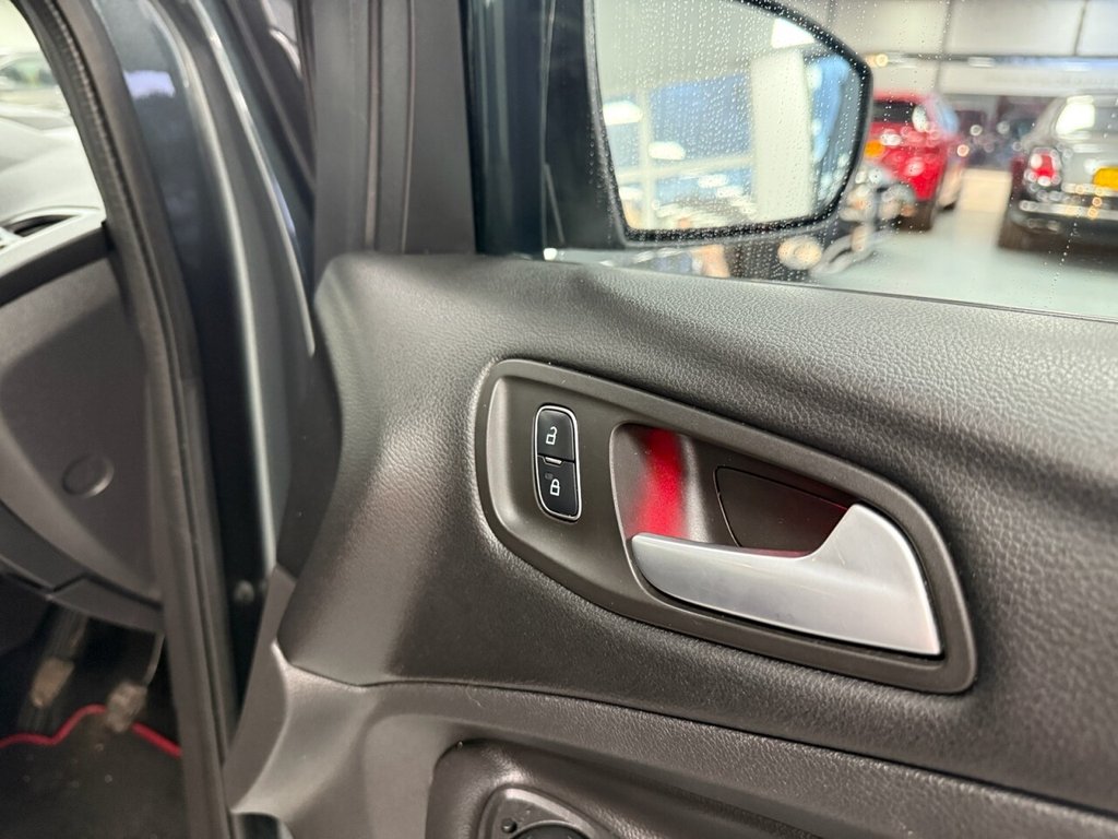 Used Ford Kuga 2017 for sale - 76776653: Photo 26