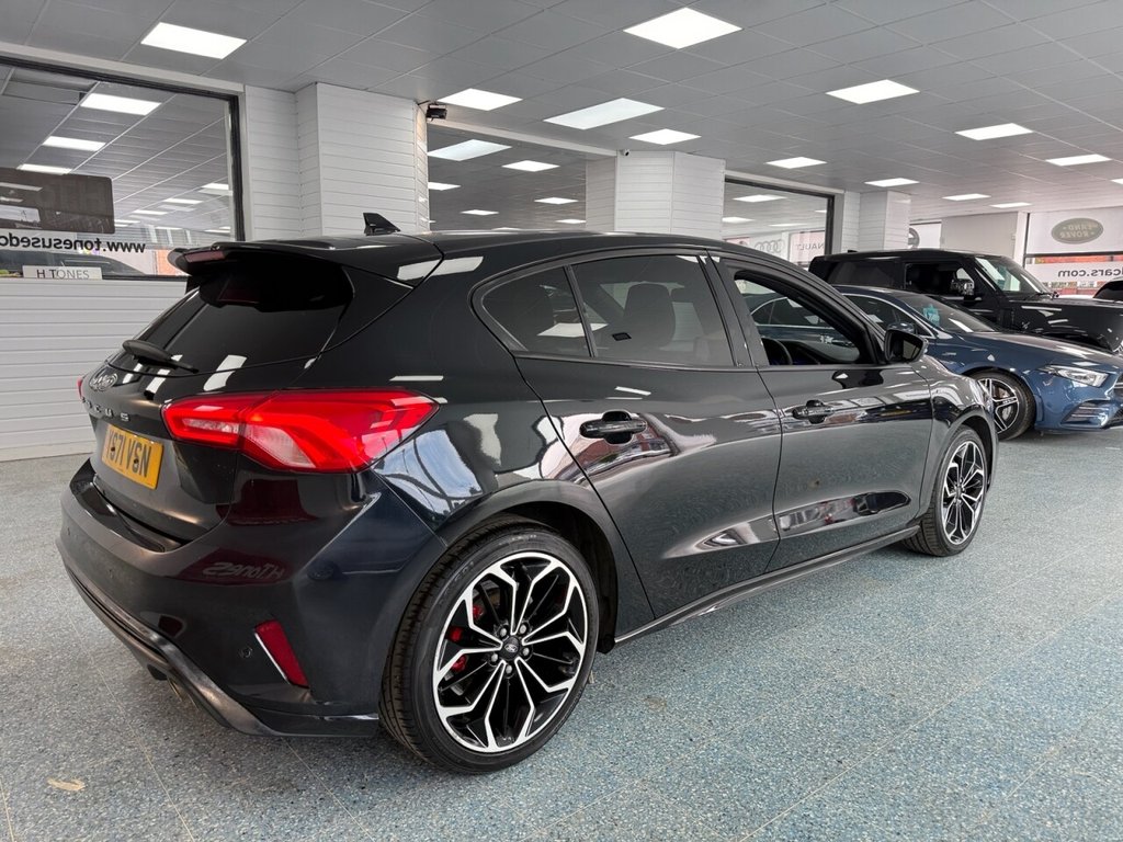 Used Ford Focus 2022 for sale - 76776626: Photo 2