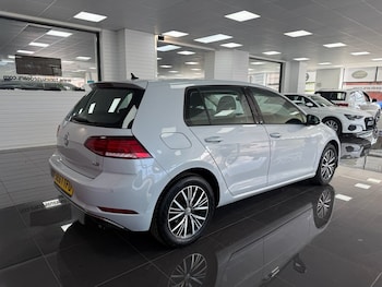 Used Volkswagen Golf 2017 for sale - 78693957: Photo