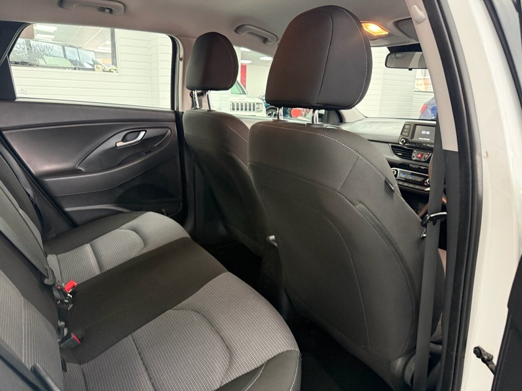 Used Hyundai i30 2017 for sale - 77609347: Photo 4