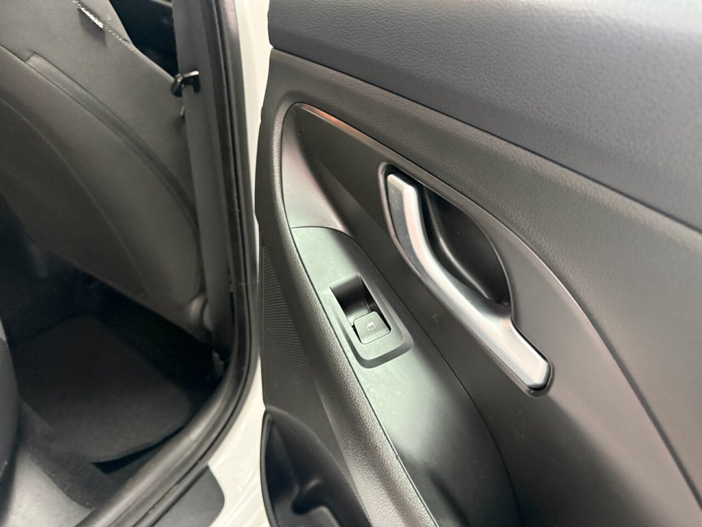 Used Hyundai i30 2017 for sale - 77609347: Photo 6