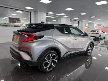 Used Toyota C-HR 2017 for sale - 78887500: Photo