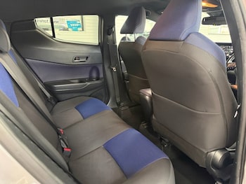 Used Toyota C-HR 2017 for sale - 78887500: Photo