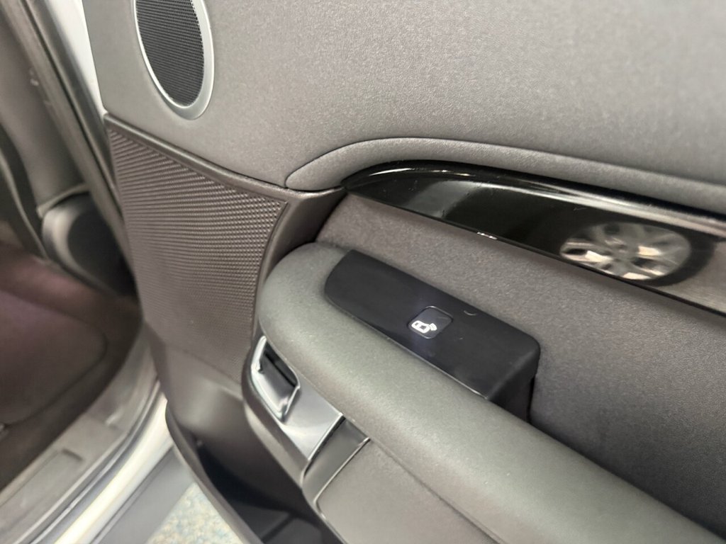 Used Land Rover Discovery 2019 for sale - 77372910: Photo 5