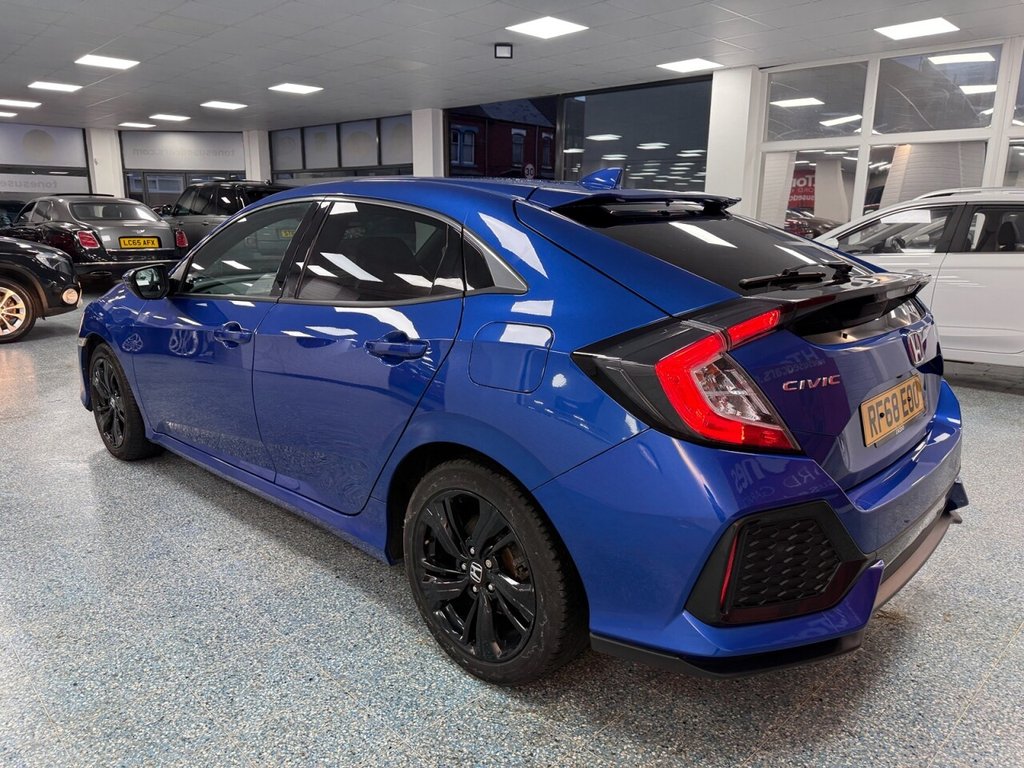 Used Honda Civic 2018 for sale - 76783840: Photo 13