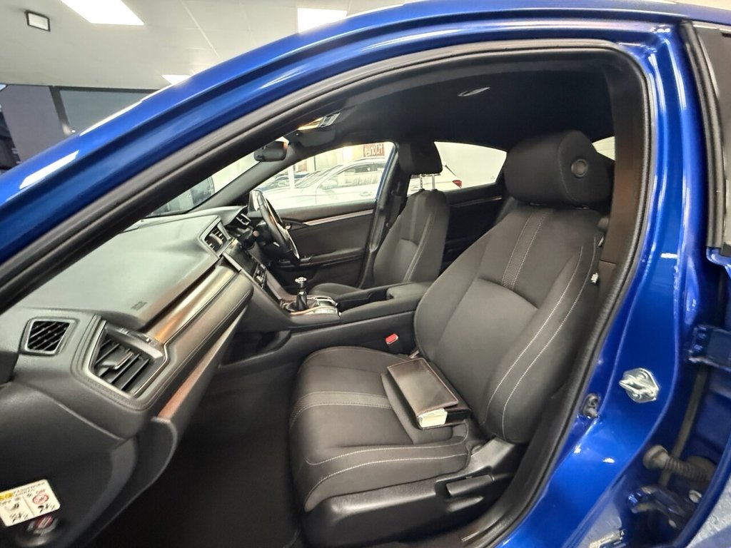 Used Honda Civic 2018 for sale - 76783840: Photo 17