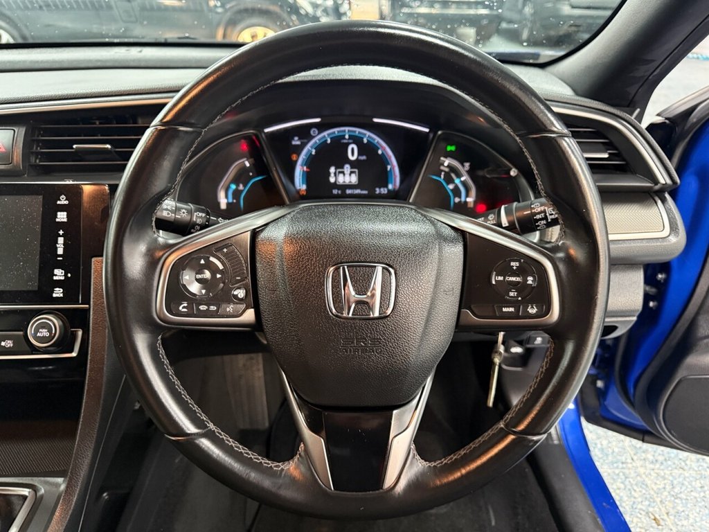 Used Honda Civic 2018 for sale - 76783840: Photo 28