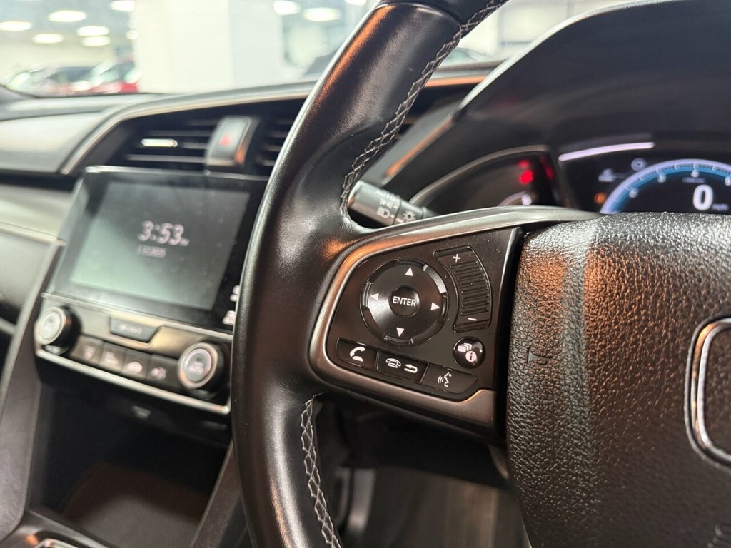 Used Honda Civic 2018 for sale - 76783840: Photo 29